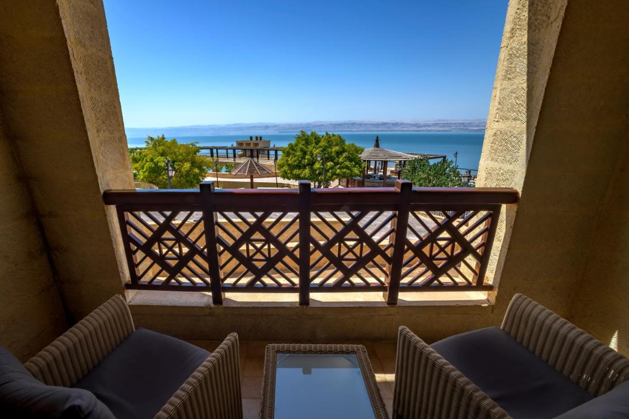 Crowne Plaza Jordan Dead Sea Resort & Spa By Ihg Sweimeh Buitenkant foto View of the Dead Sea from the Dead Sea Spa Resort