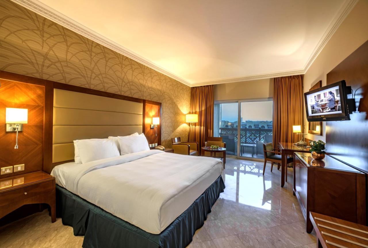 Crowne Plaza Jordan Dead Sea Resort & Spa By Ihg Sweimeh Buitenkant foto A room at the hotel